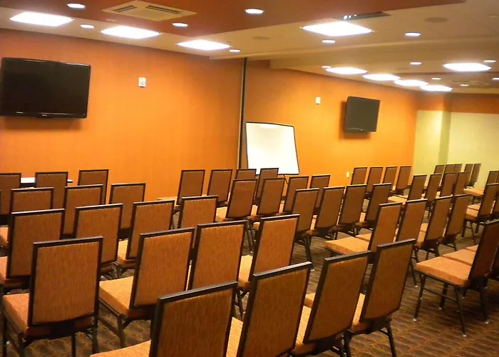 Hampton Inn & Suites Cincinnati / Uptown - University Area