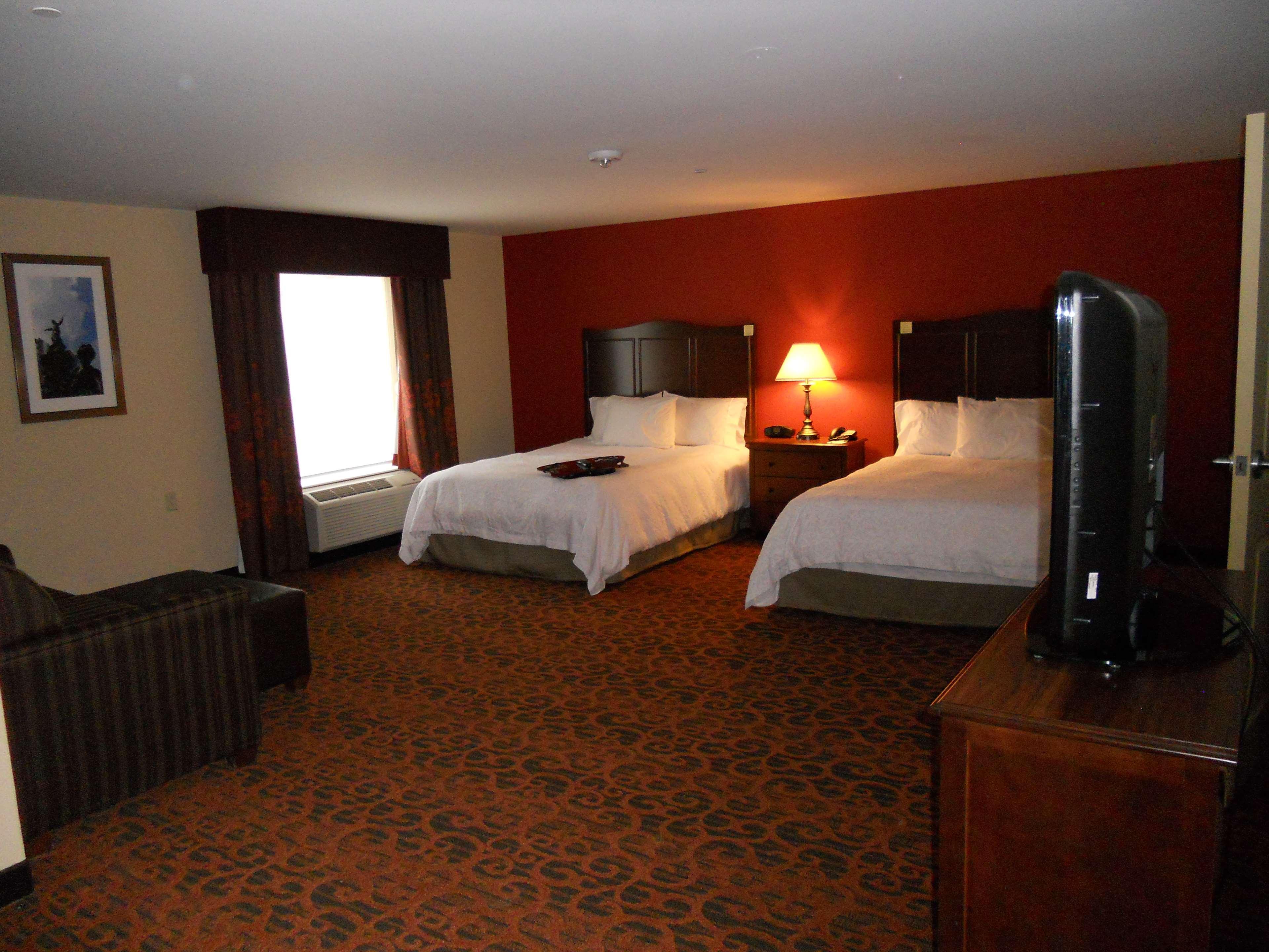 Hotel Hampton & / Uptown - Area
