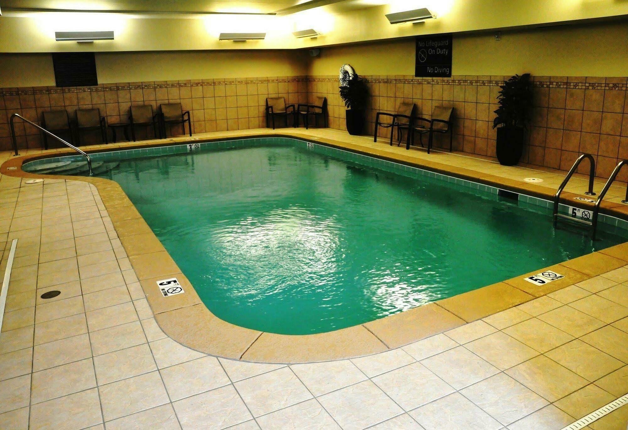 Hotel Hampton & / Uptown - Area 3*